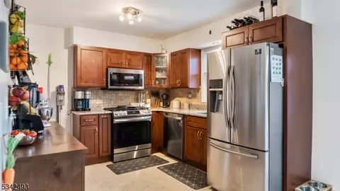 85 Warwick Rd, Hillside, NJ 07205 photo 4