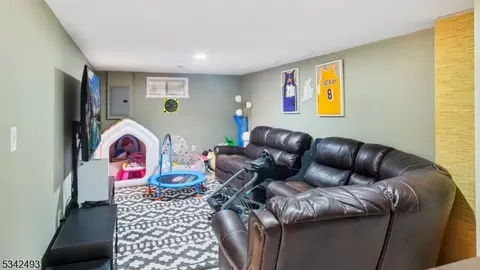 85 Warwick Rd, Hillside, NJ 07205 photo 15