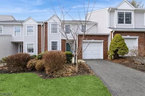11 Schindler Ct, Boonton, NJ 07005