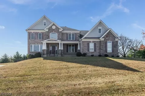 6 Paige Pl, Flemington, NJ 08822