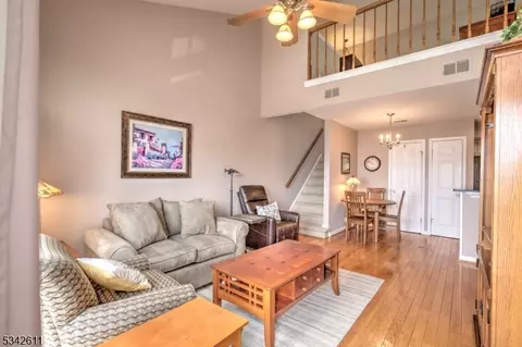 68 Mayfield Rd, Bedminster, NJ 07921