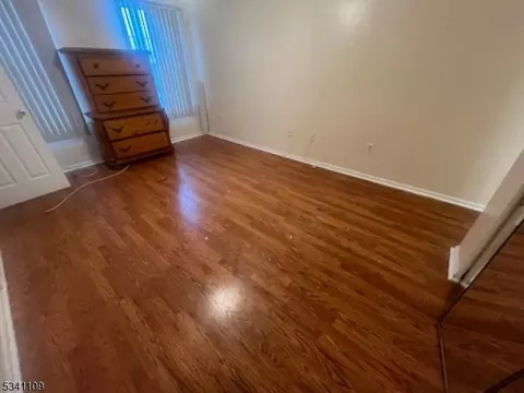 11 Seton Hall Dr, Newark, NJ 07103