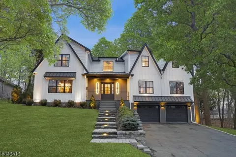 39 Addison Dr, Short Hills, NJ 07078