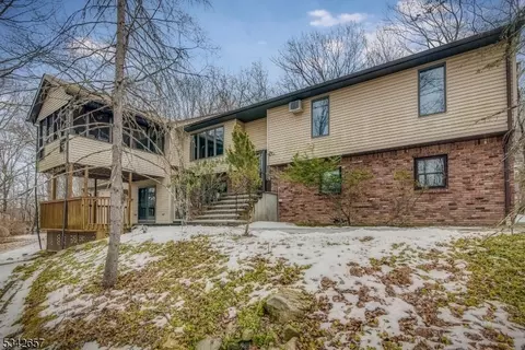 36 Brookwood Rd, Stanhope, NJ 07874