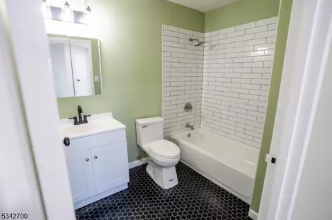 115 Polifly Rd #5F, Hackensack, NJ 07601 photo 12