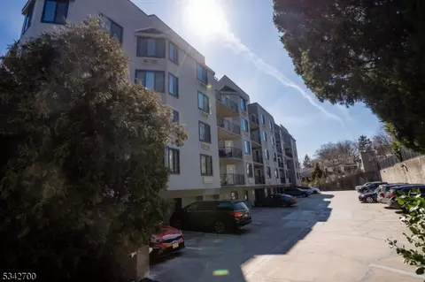 115 Polifly Rd #5F, Hackensack, NJ 07601 photo 2