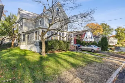 421-423 Bartlett St, Roselle, NJ 07203