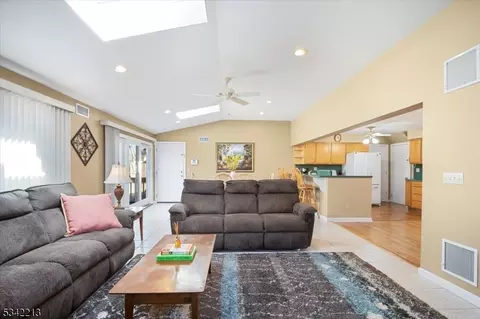 53 Hamilton Ave, Wayne, NJ 07470 photo 17