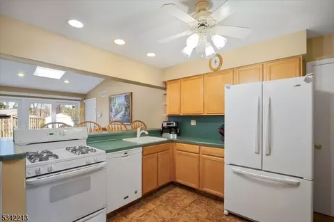 53 Hamilton Ave, Wayne, NJ 07470 photo 10