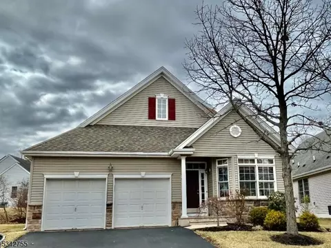 25 Hancock Pl, Somerset, NJ 08873