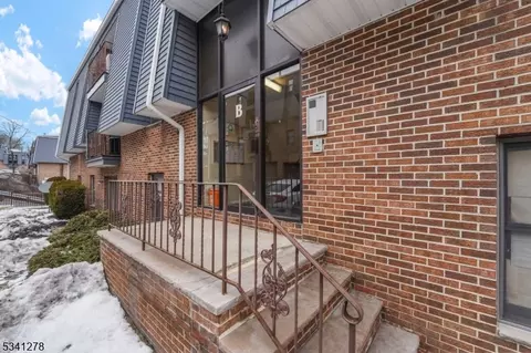 700 Schuyler Ave #21, Kearny, NJ 07032