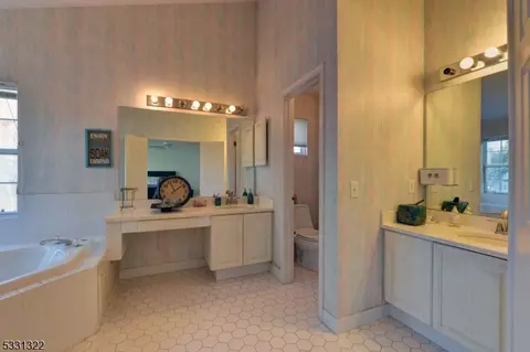 10 Whimble Ct, Wayne, NJ 07470 photo 13