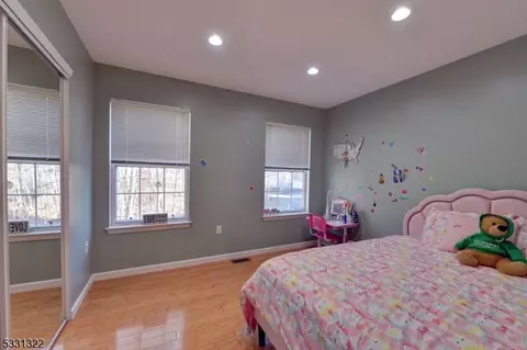 10 Whimble Ct, Wayne, NJ 07470 photo 17