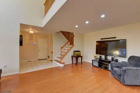 10 Whimble Ct, Wayne, NJ 07470 photo 6