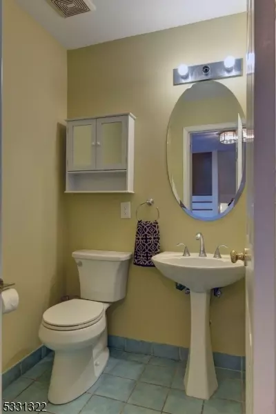 10 Whimble Ct, Wayne, NJ 07470 photo 4