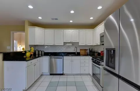10 Whimble Ct, Wayne, NJ 07470 photo 8