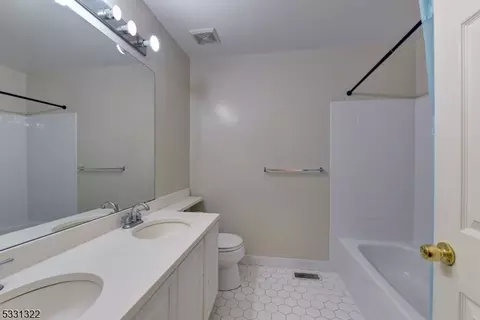10 Whimble Ct, Wayne, NJ 07470 photo 16