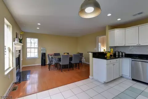 10 Whimble Ct, Wayne, NJ 07470 photo 10