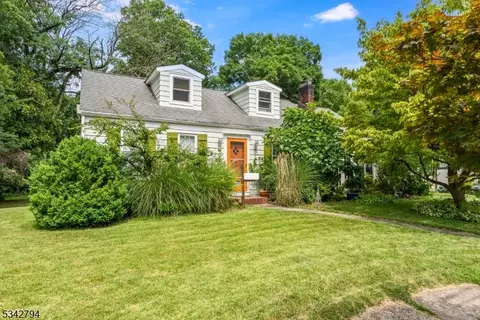 40 Henshaw Ave, Springfield, NJ 07081