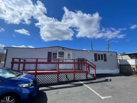 103 Genes Ln, Rockaway, NJ 07866