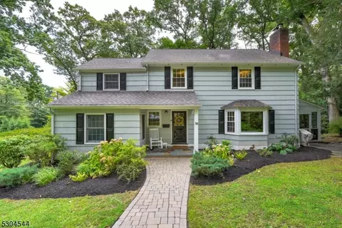 38 Lookout Rd, Mountain Lakes, NJ 07046