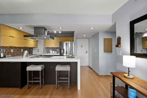551 Observer Hwy #12H, Hoboken, NJ 07030