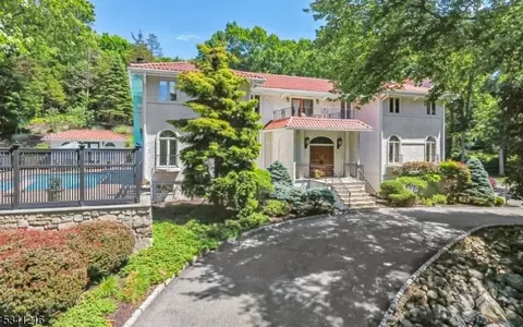 390 Powerville Rd, Boonton, NJ 07005