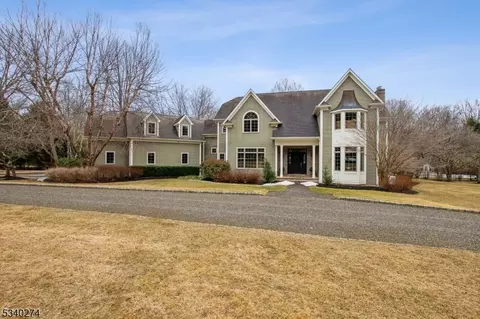 3 Nesbitt Dr, Mendham Twp, NJ 07945