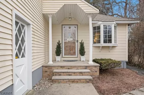 21 Alps Rd, Wayne, NJ 07470 photo 3