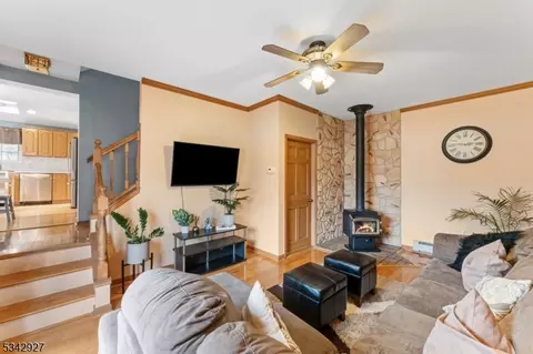 21 Alps Rd, Wayne, NJ 07470 photo 17