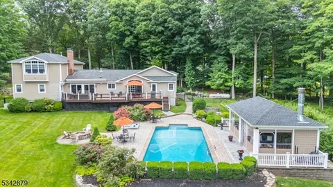 3 Decker Ln, Boonton Twp, NJ 07005
