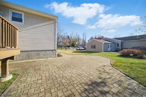 29 Manor Dr, Wayne, NJ 07470 photo 42