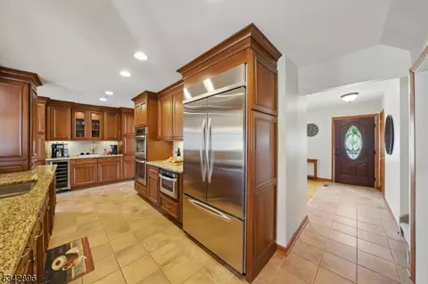 29 Manor Dr, Wayne, NJ 07470 photo 7