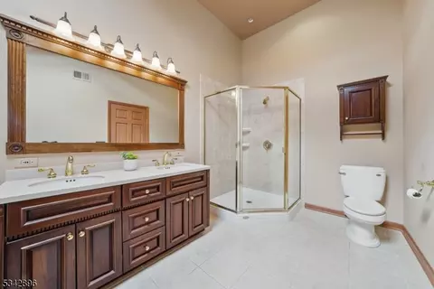 29 Manor Dr, Wayne, NJ 07470 photo 24