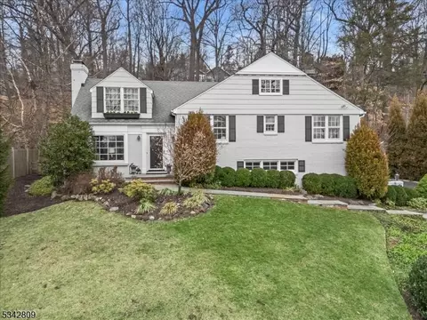 363 Dogwood Way, Mountainside, NJ 07092