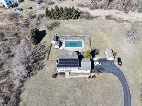 6 Phillips Rd, Branchville, NJ 07826