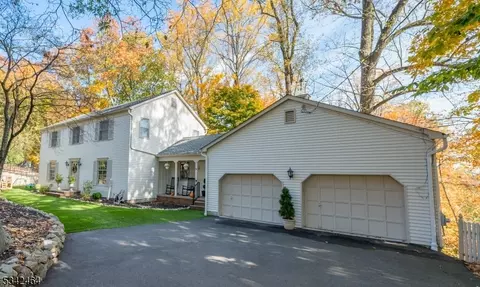 41 Macleay Rd, Montville, NJ 07045
