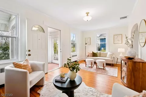 13 Oberlin St, Maplewood, NJ 07040