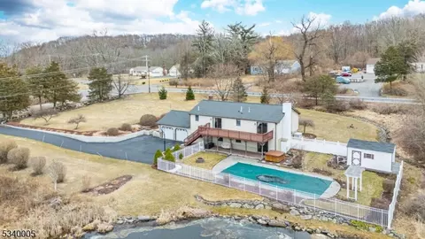 95 Wantage Ave, Branchville, NJ 07826