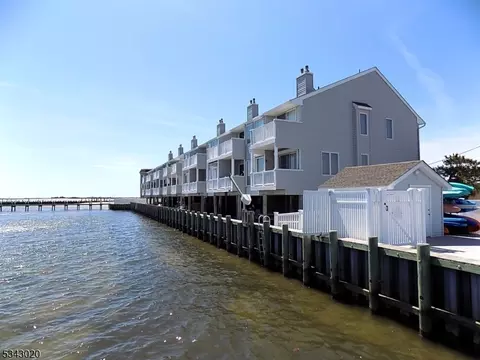 389 Bay Shore Dr #5, Barnegat, NJ 08005