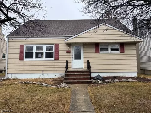 38 Lincoln Ave, Colonia, NJ 07067