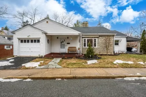 4 Emery Ave, Flemington, NJ 08822