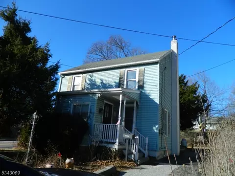 19 Green St, Franklin, NJ 07416