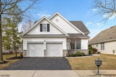 4 Benjamin St, Somerset, NJ 08873