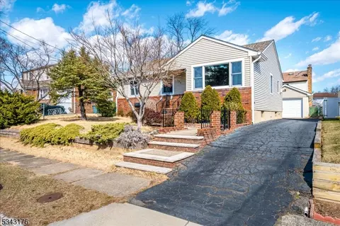 529 Roosevelt St, Roselle Park, NJ 07204