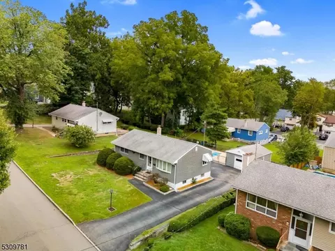 240 Camden Rd, Parsippany-troy Hills Twp, NJ 07054