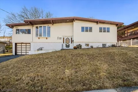 33 Hemlock Rd, Rockaway, NJ 07866