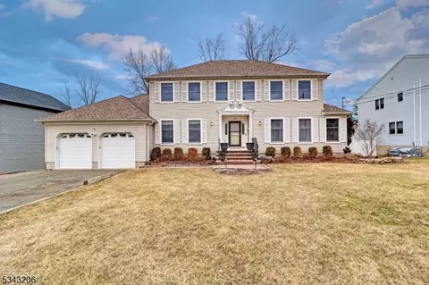 7 Kimble Pl, East Hanover, NJ 07936