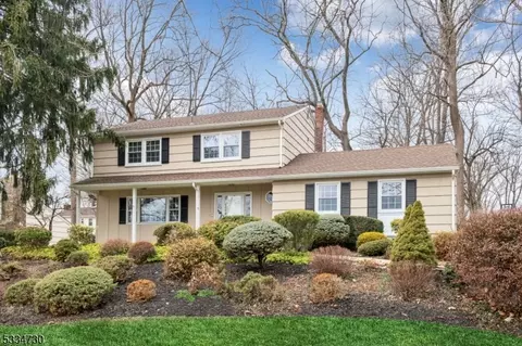 11 Upper Field Rd, Morristown, NJ 07960