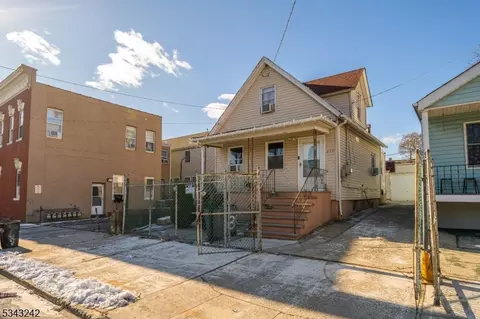 639 Elizabeth St, Perth Amboy, NJ 08861